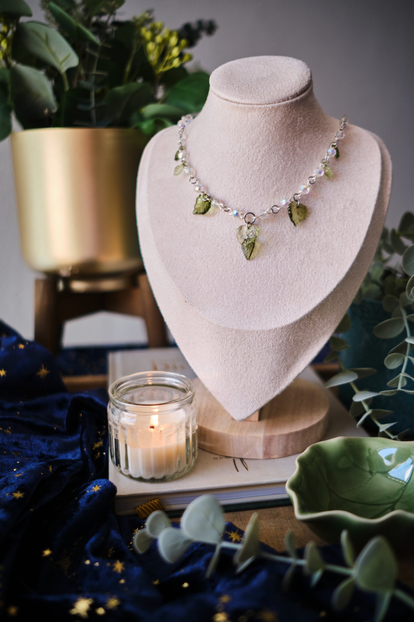 Collar Fairycore de Cuentas con Flores y Hojas