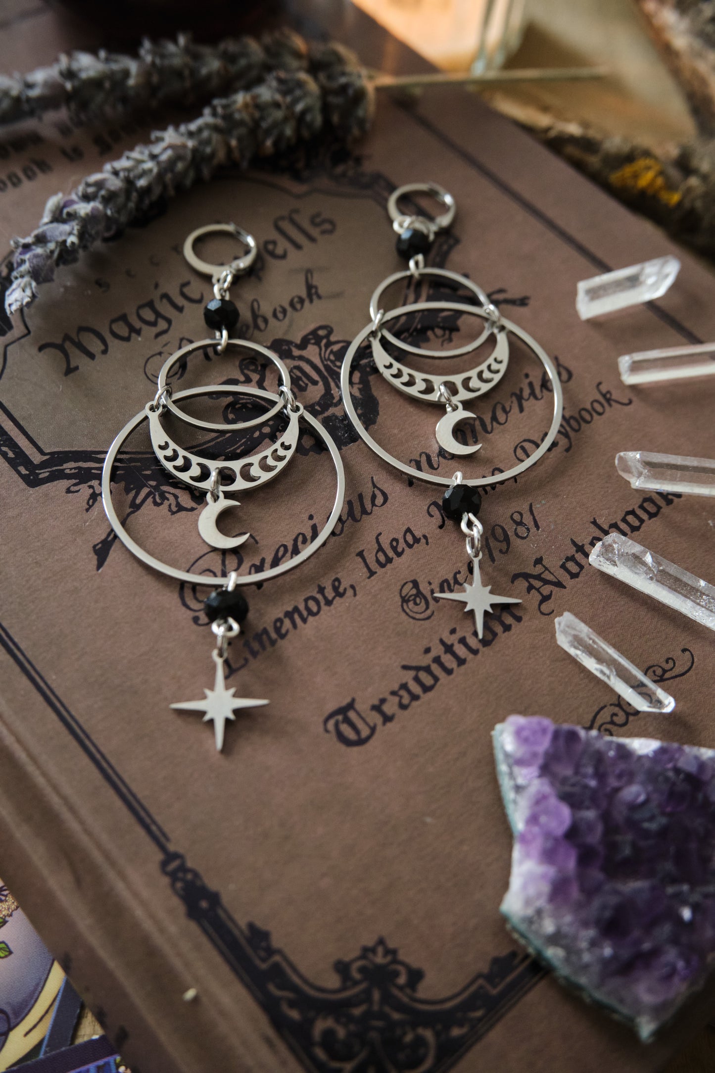 Pendientes Witchy con Lunas Estrellas y Fases Lunares