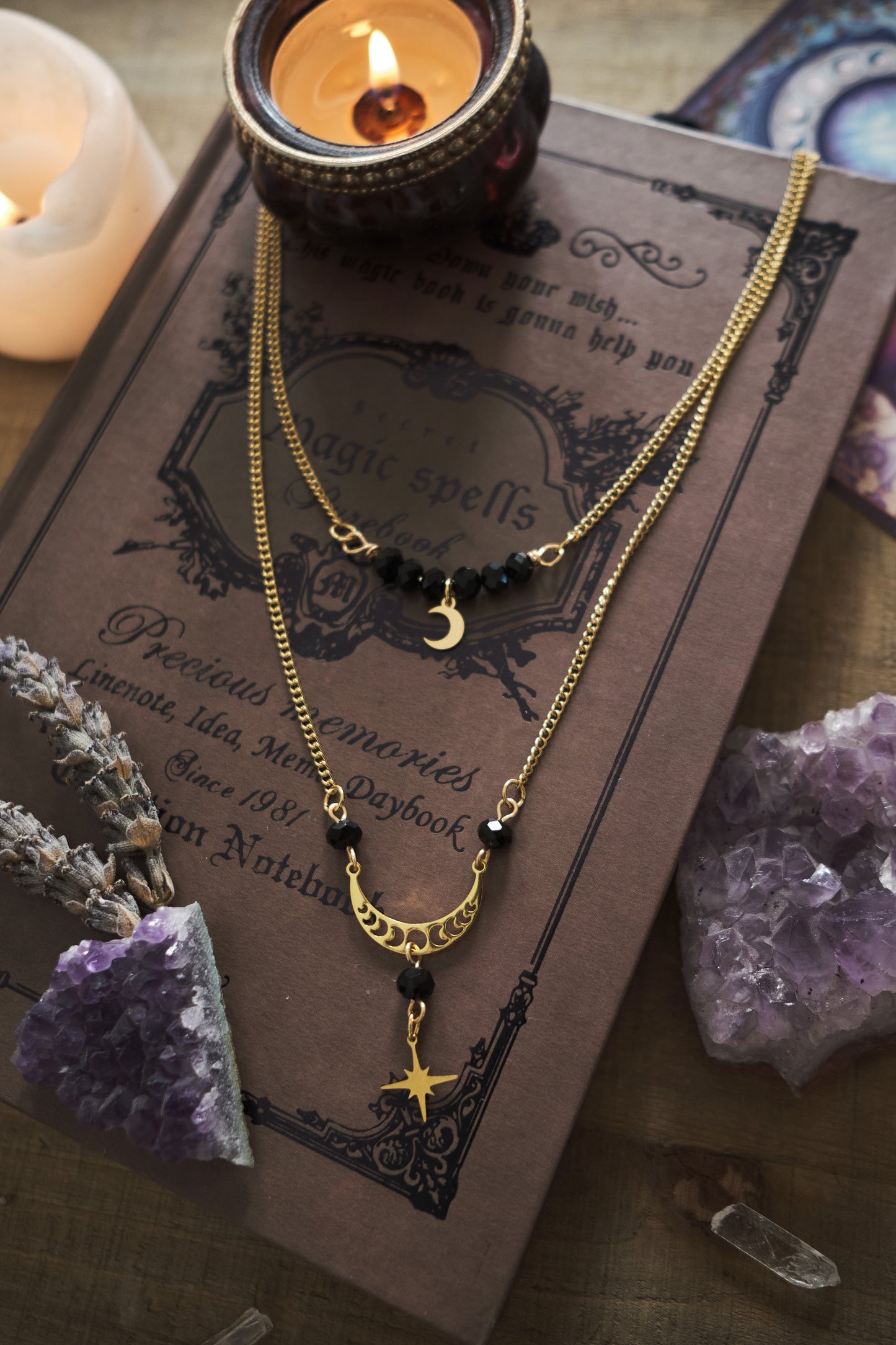 Collar Witchy Fases Lunares de dos Tiras .
