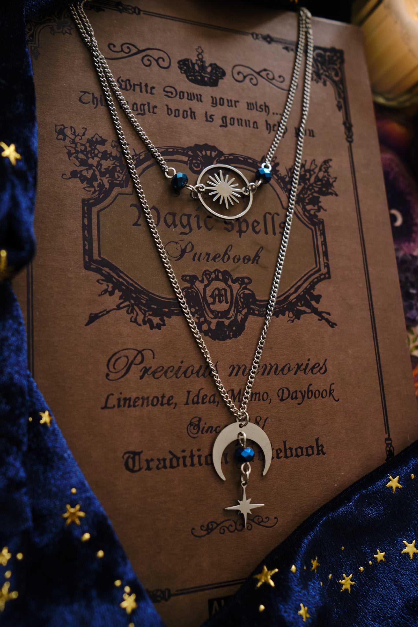 Gargantilla Doble, Collar Witchy con Luna  .