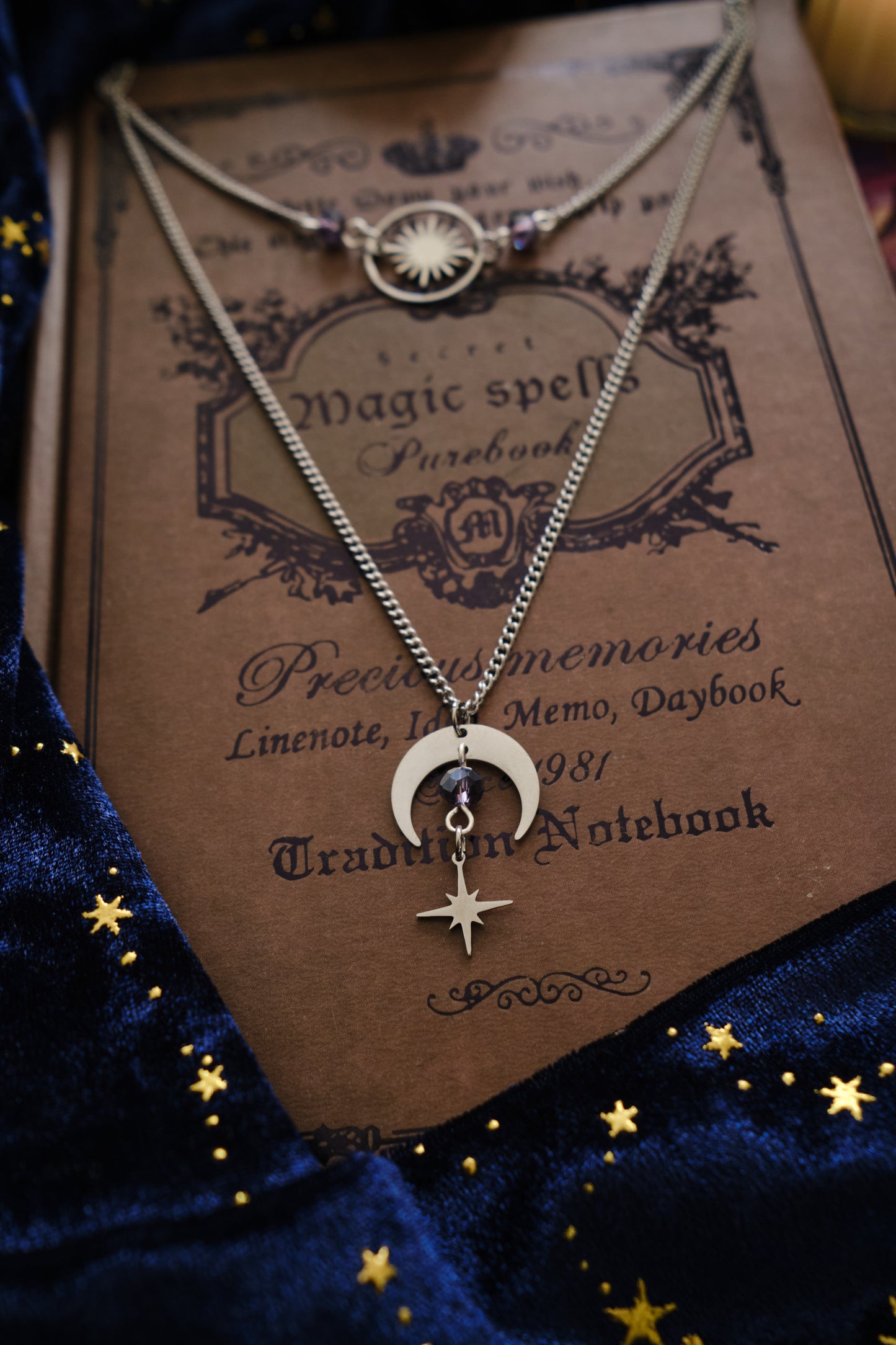 Gargantilla Doble, Collar Witchy con Luna  .