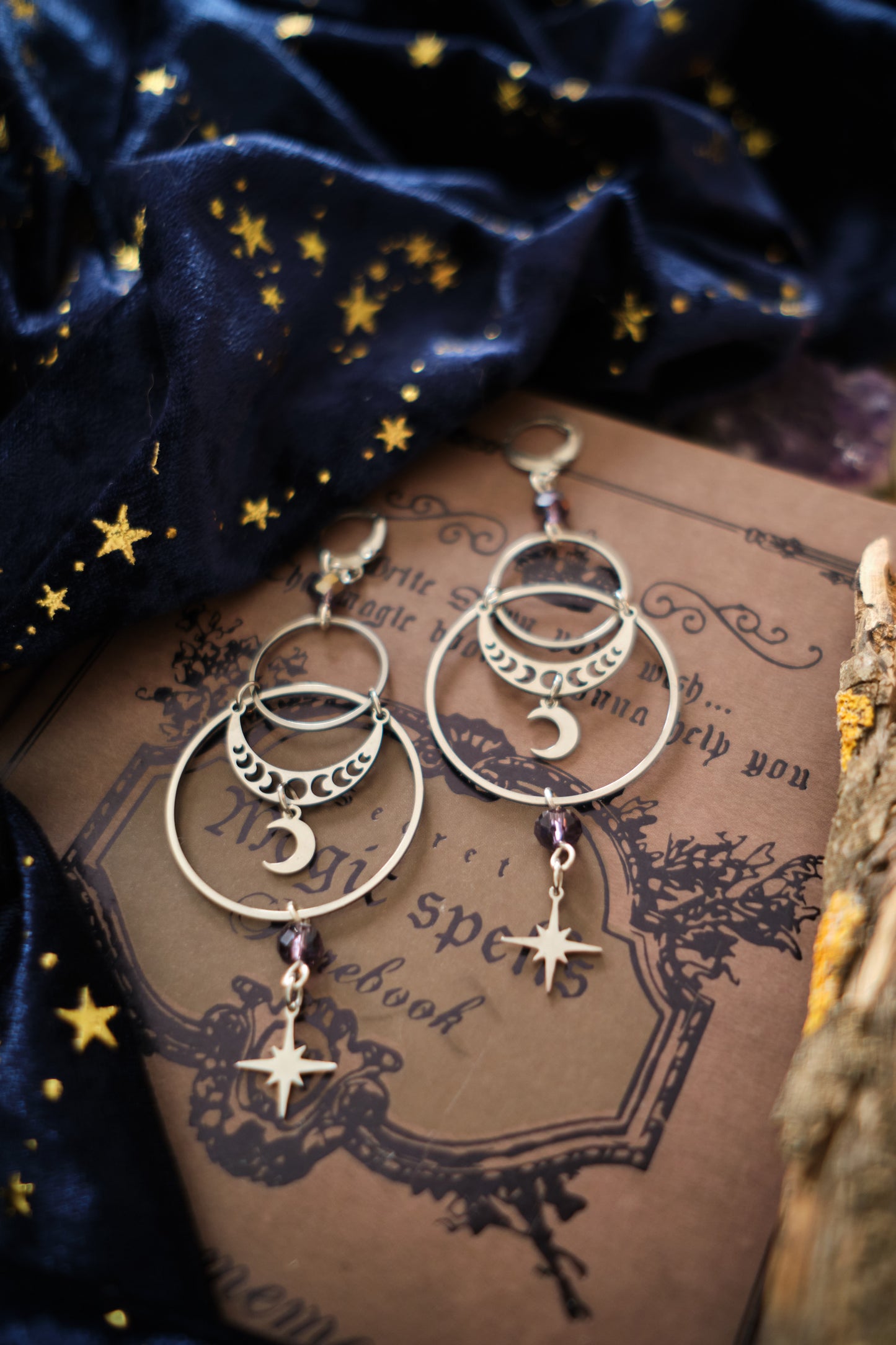 Pendientes Witchy con Lunas Estrellas y Fases Lunares