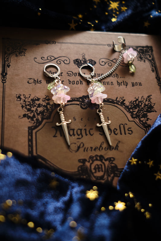 Pendientes de Flores y Espadas con Ear Cuff, Bisutería Medieval con Dagas
