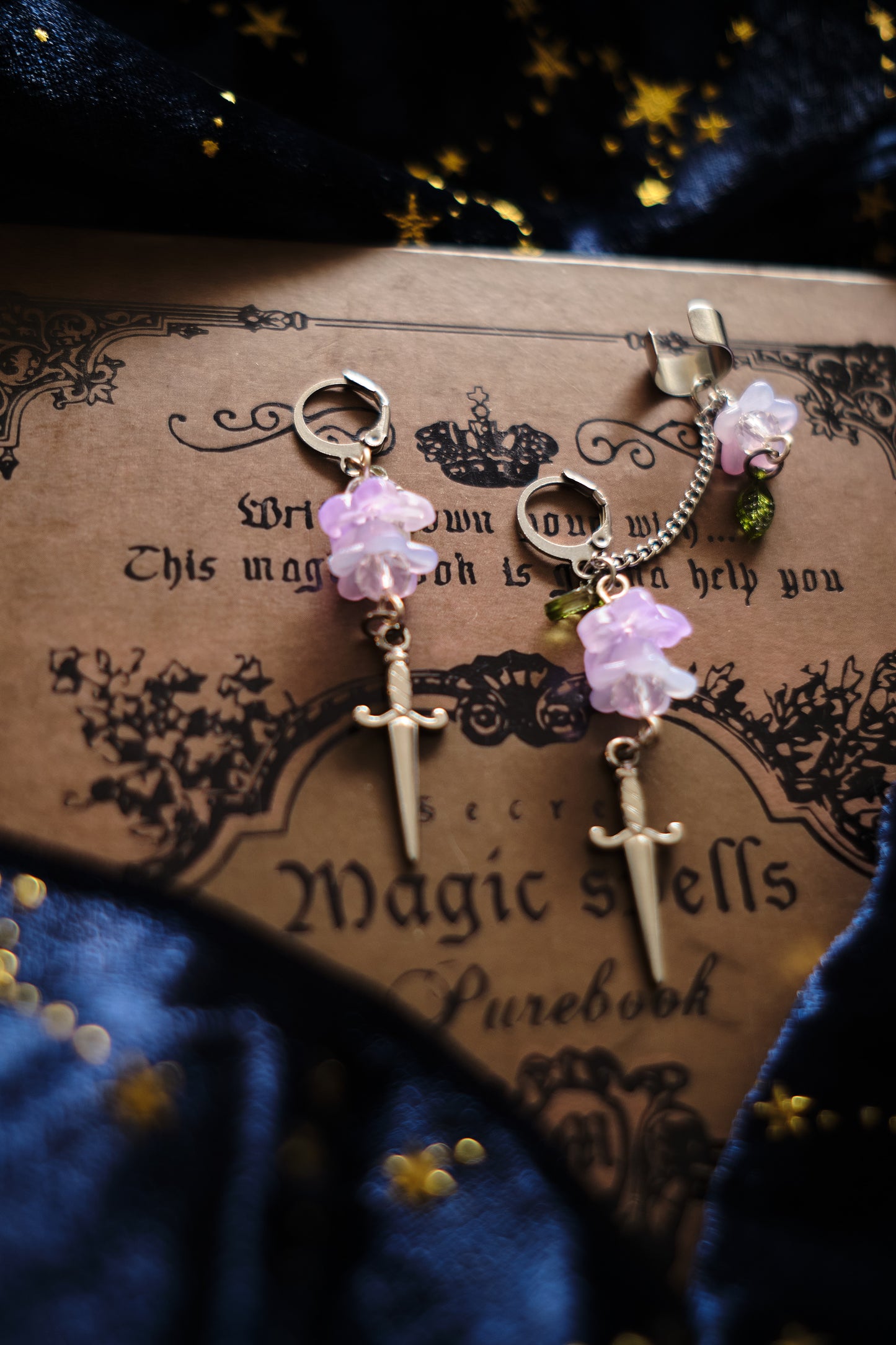 Pendientes de Flores y Espadas con Ear Cuff, Bisutería Medieval con Dagas