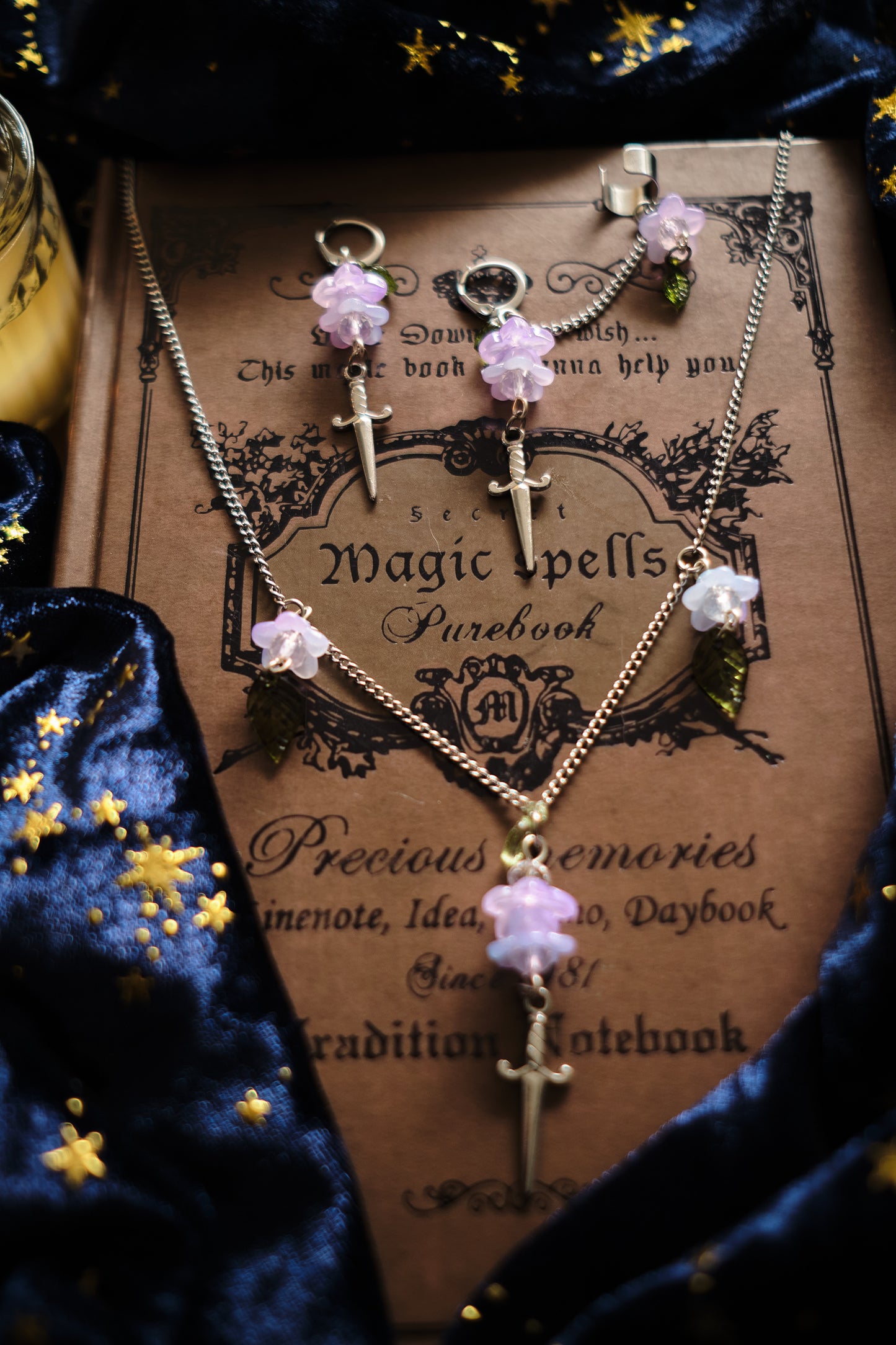 Pendientes de Flores y Espadas con Ear Cuff, Bisutería Medieval con Dagas