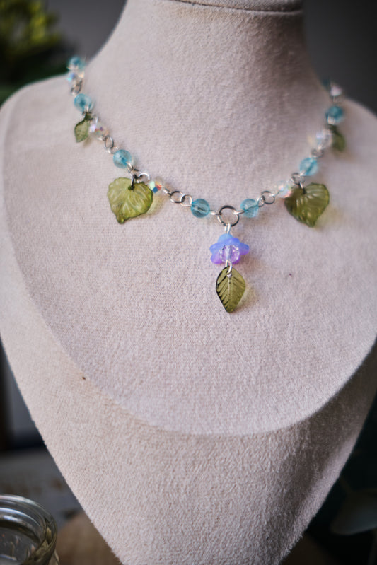 Collar de Cuentas Estilo Fairycore con Flores y Hojas