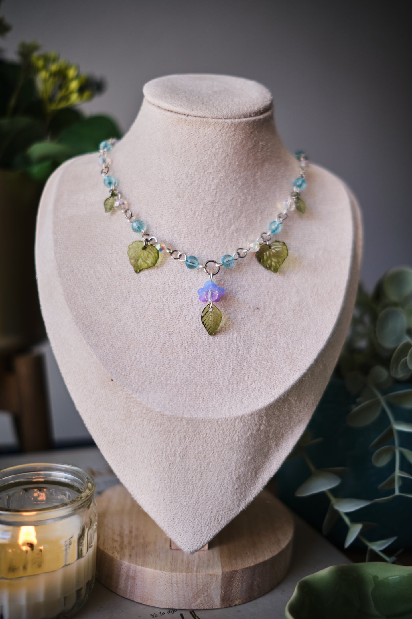 Collar Fairycore de Cuentas con Flores y Hojas