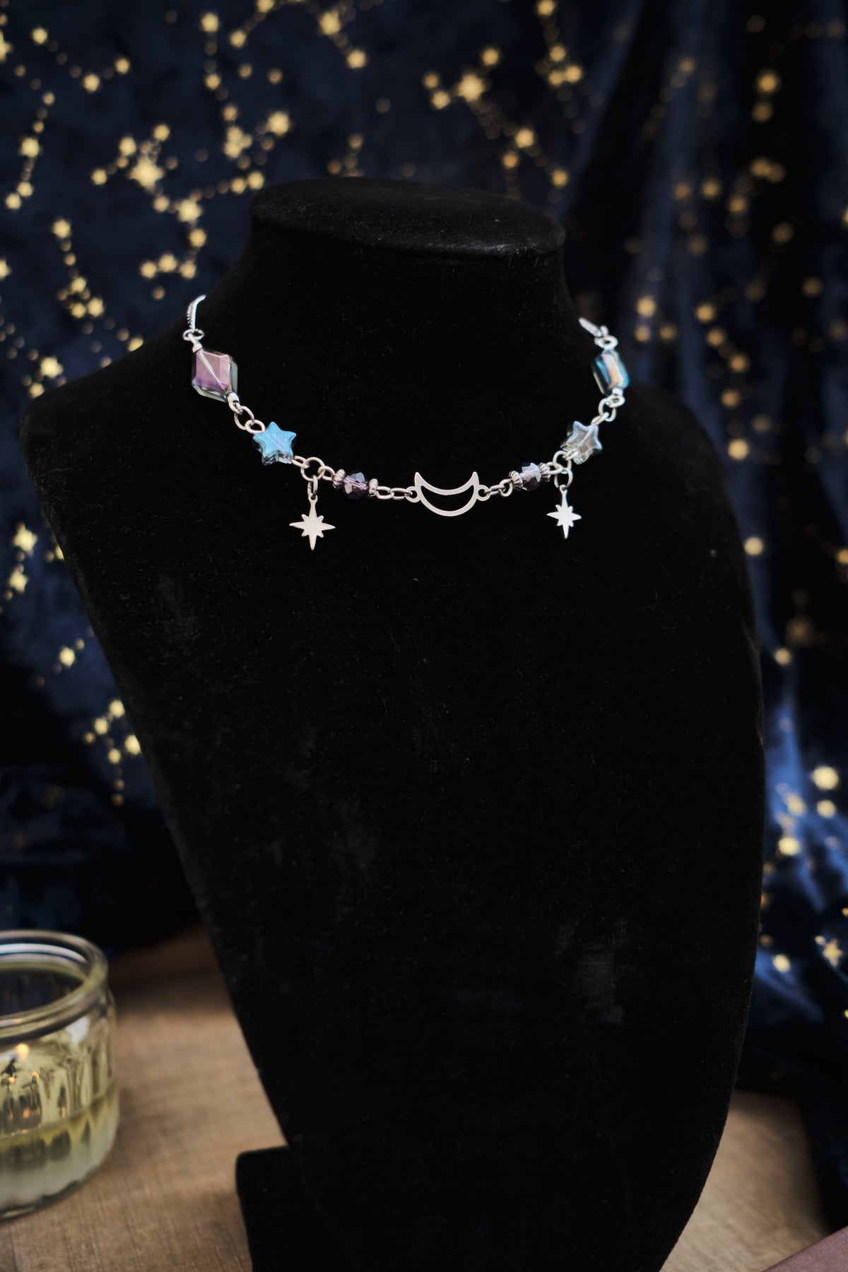 Gargantilla Whimsigoth Luna y Estrellas