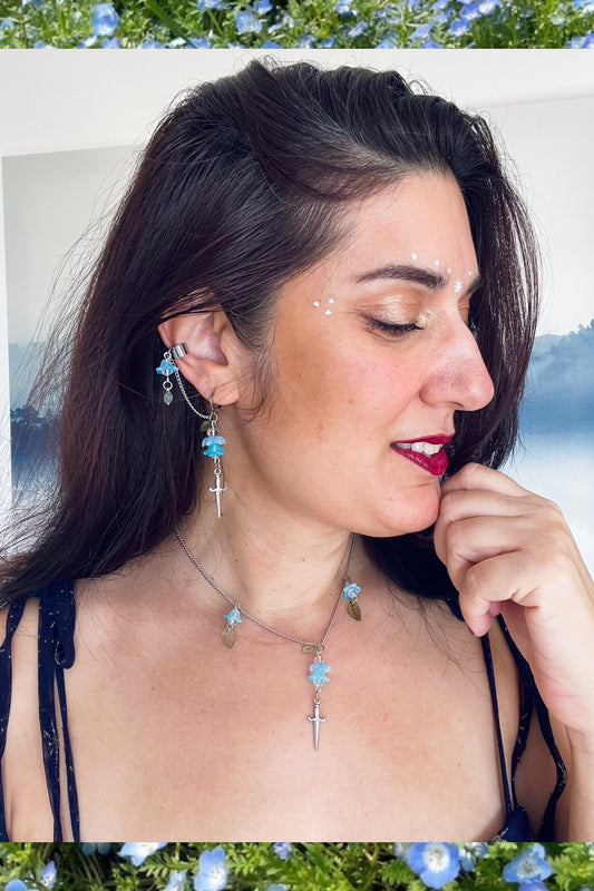 Pendientes Fairycore de Flores y Espadas con Ear Cuff