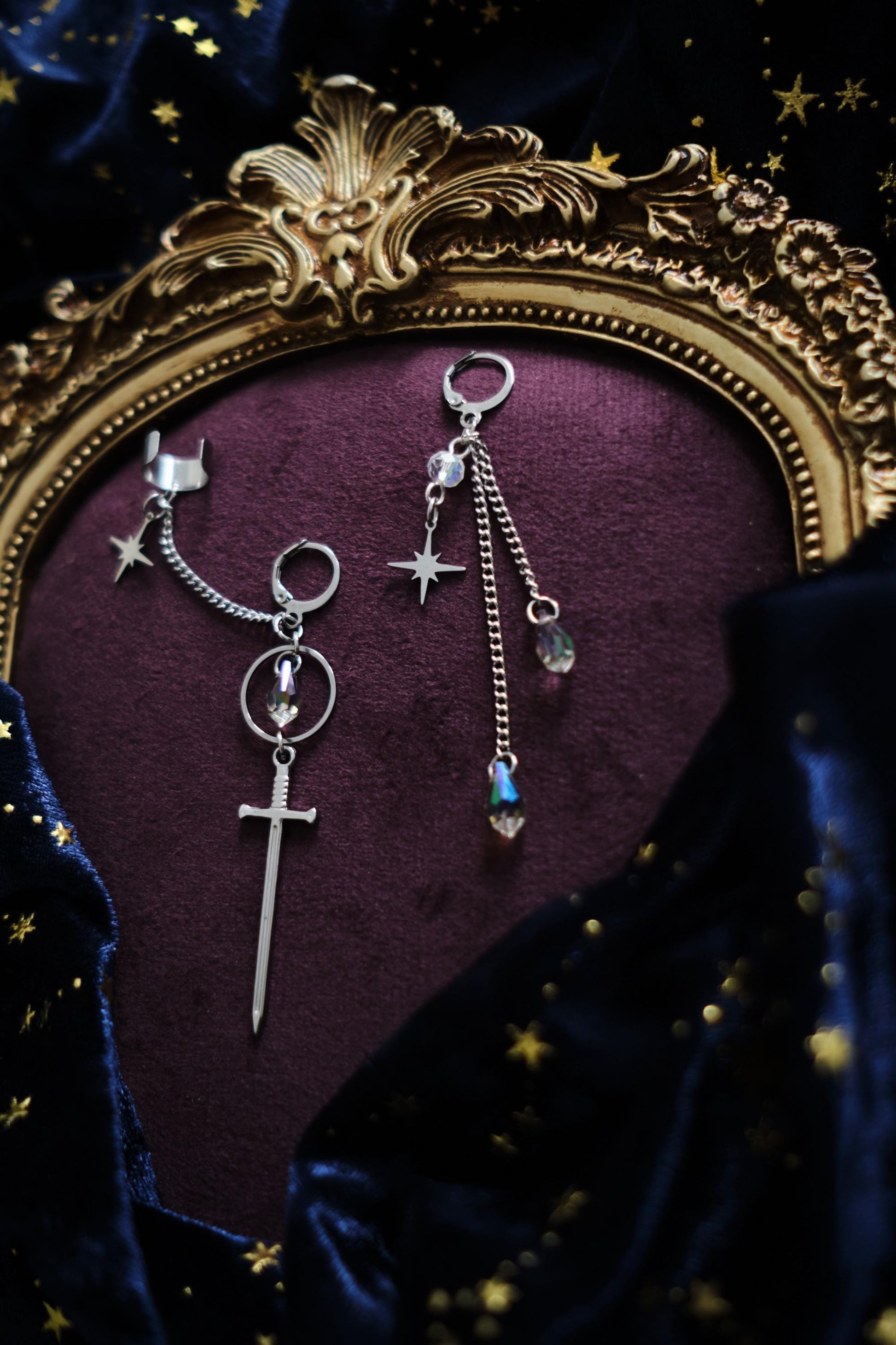 Pendientes Romantasy con Dagas, Aretes Medievales Espadas con Ear Cuff